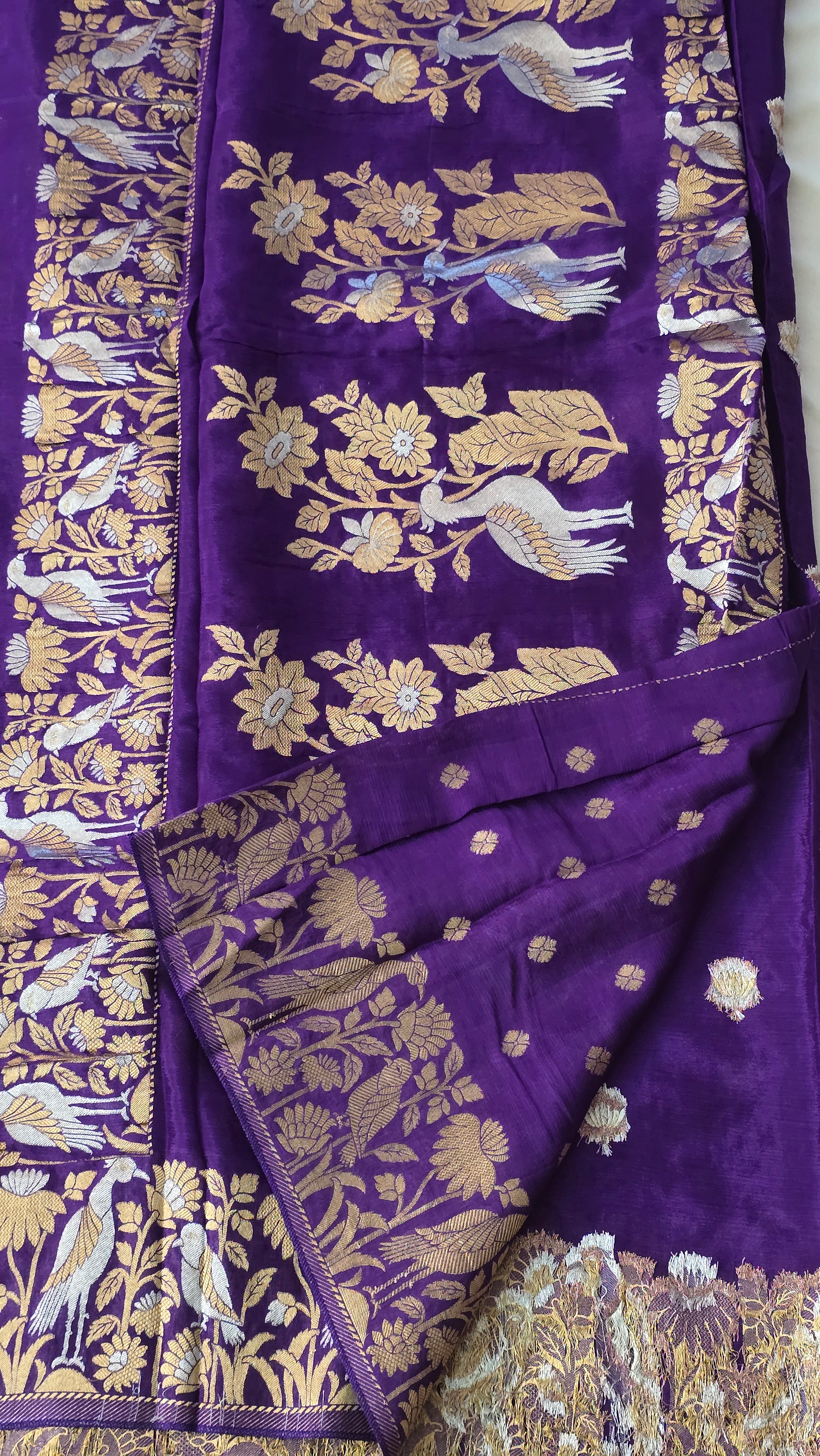 Chinnon Creap With Golden Silver Zari Boarder - 7104