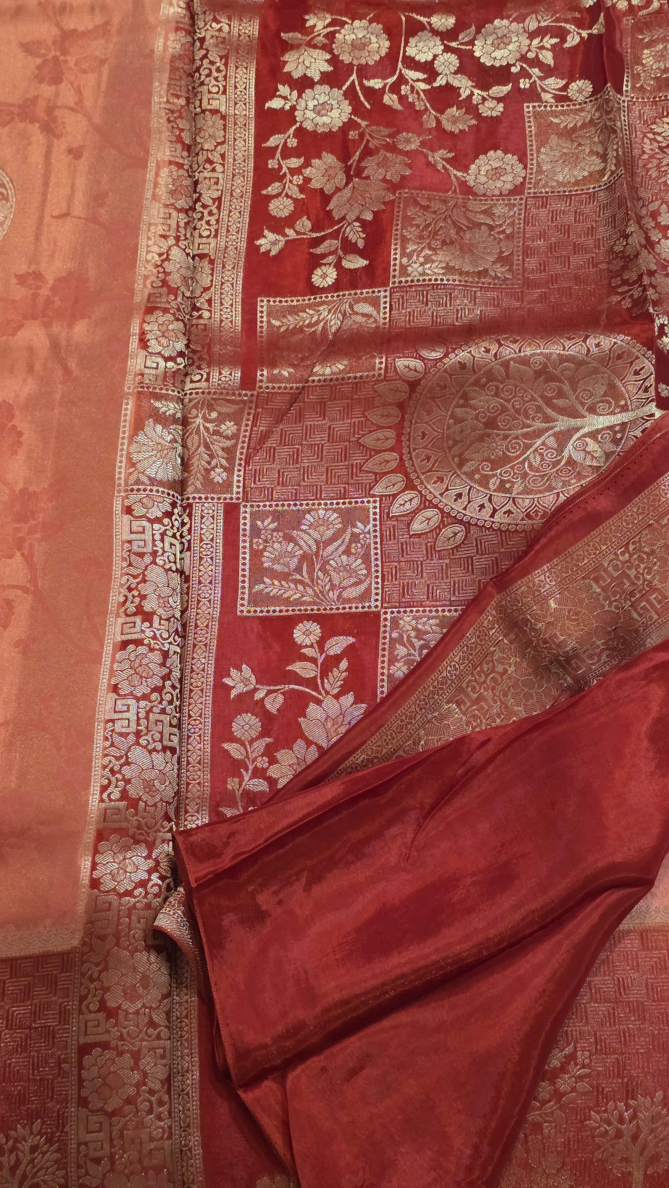 Banarasi Tissue Self Jaal - 7110