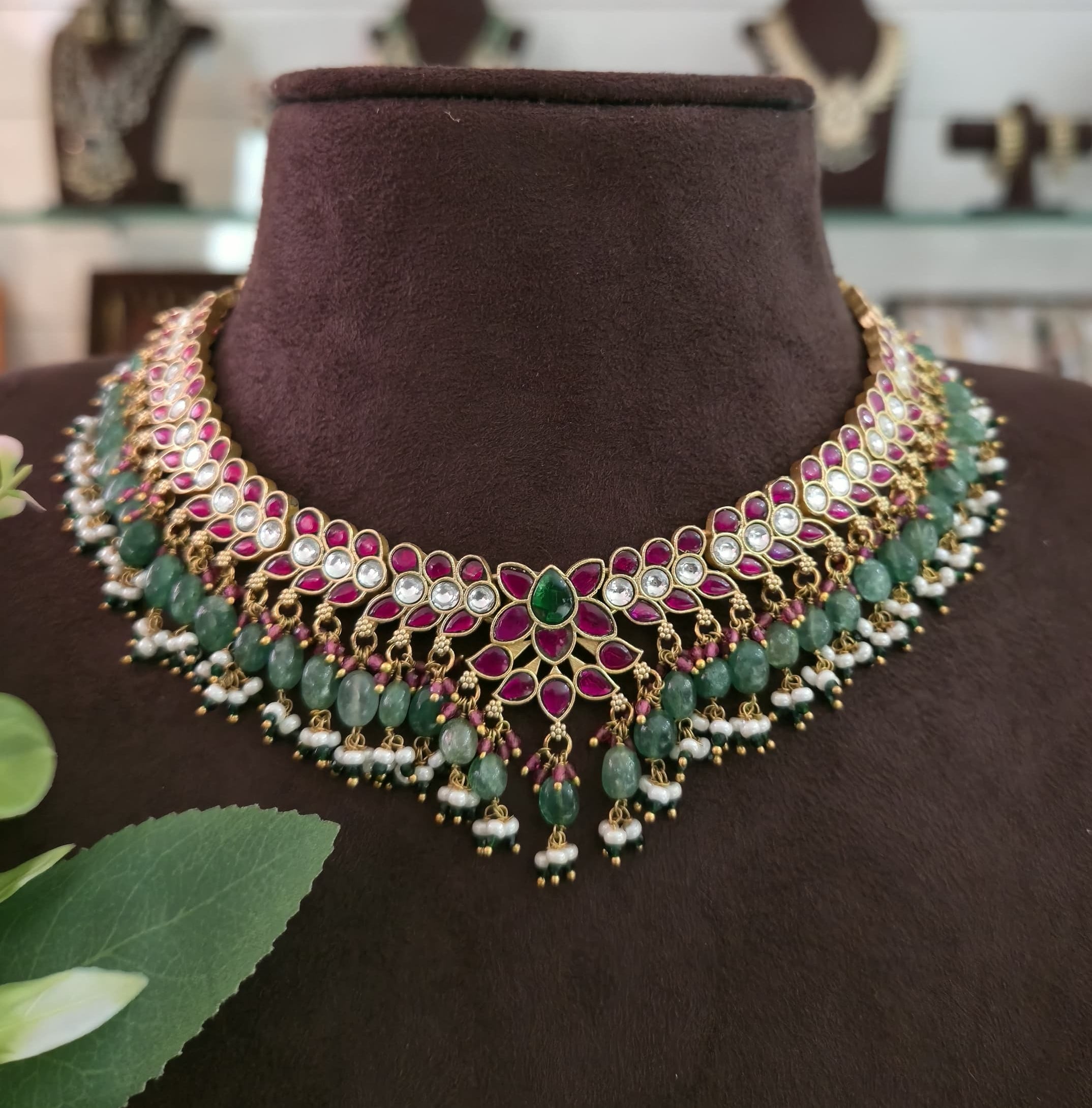 Jaadu Kudan Neck Set - SV3121