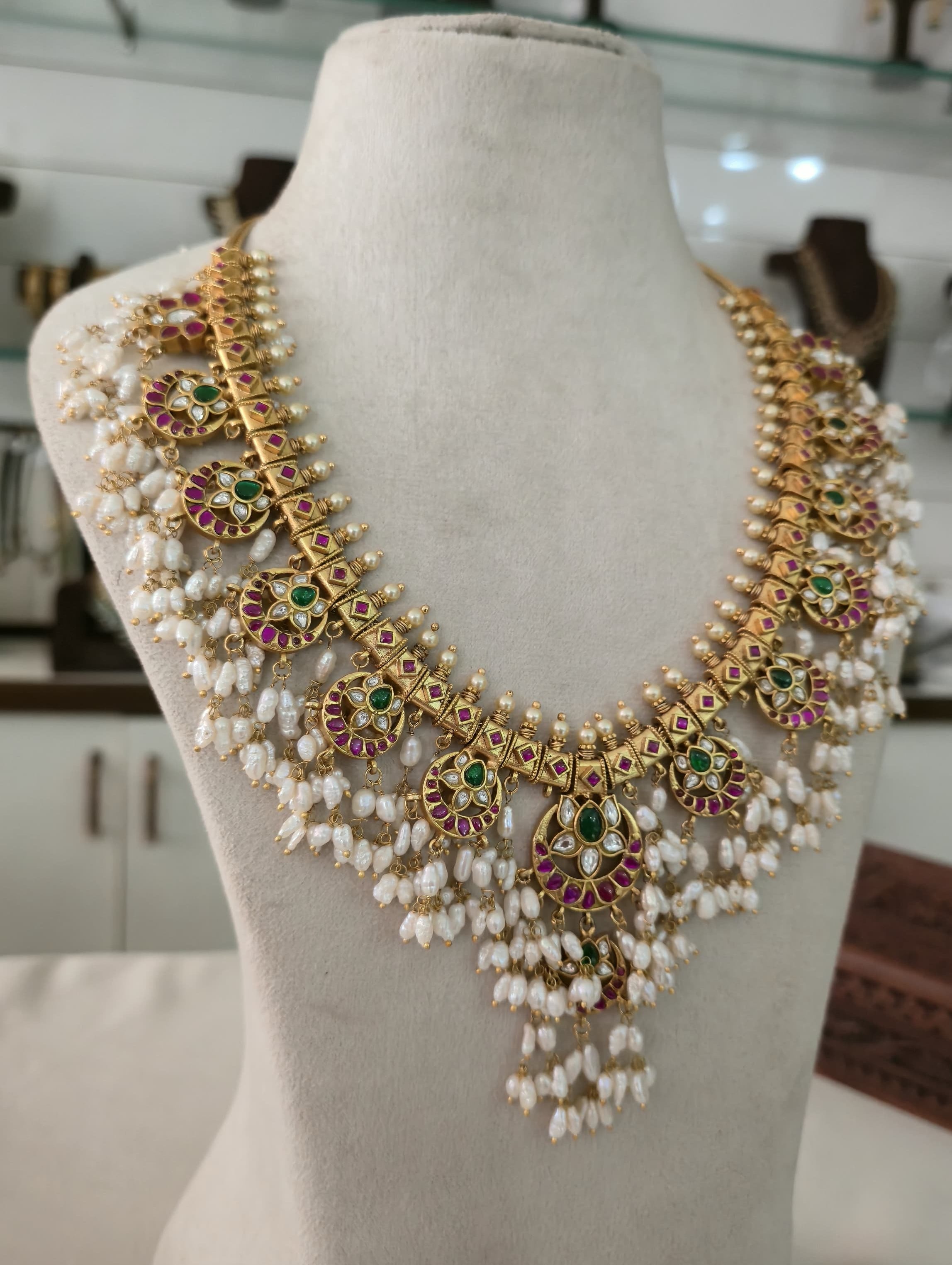 Jadau Kundan Guttupusalu Haram - SV3146