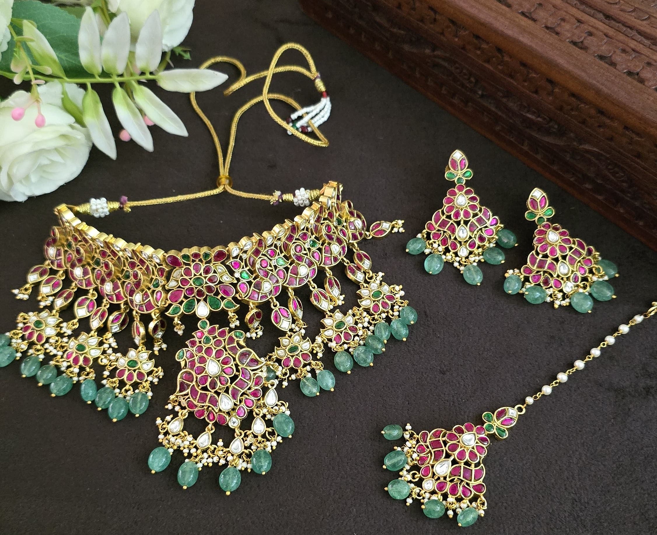 Heavy Kundan Chocker Set - SV3131