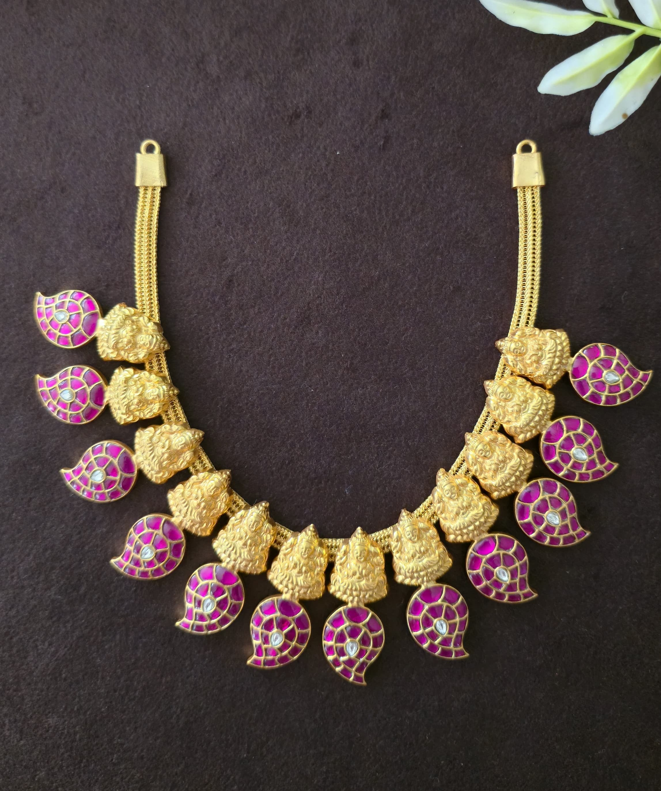 Golden Nakshi Kundan Necklace - SV3132