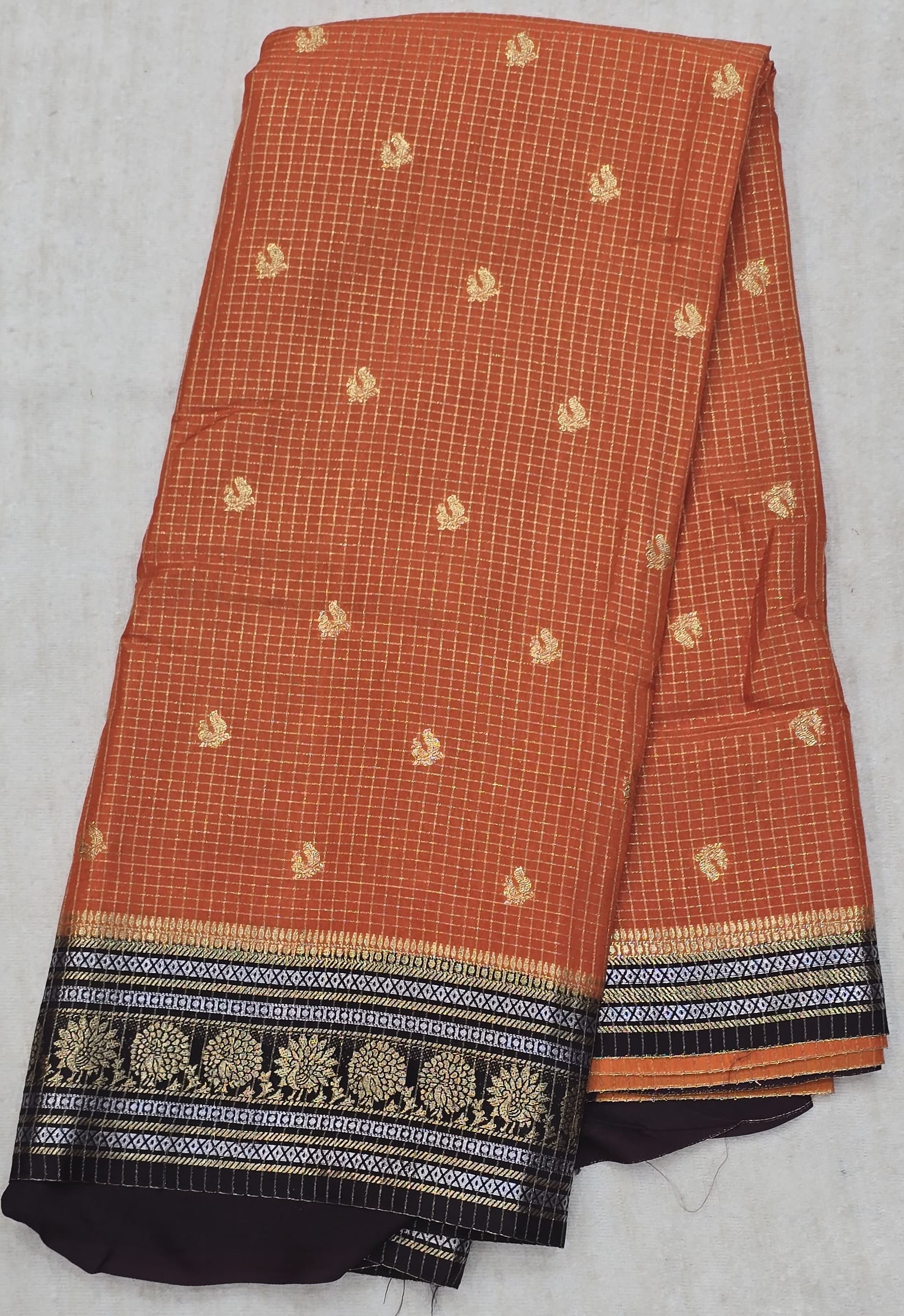 Vintage Checks Sarees - 3189