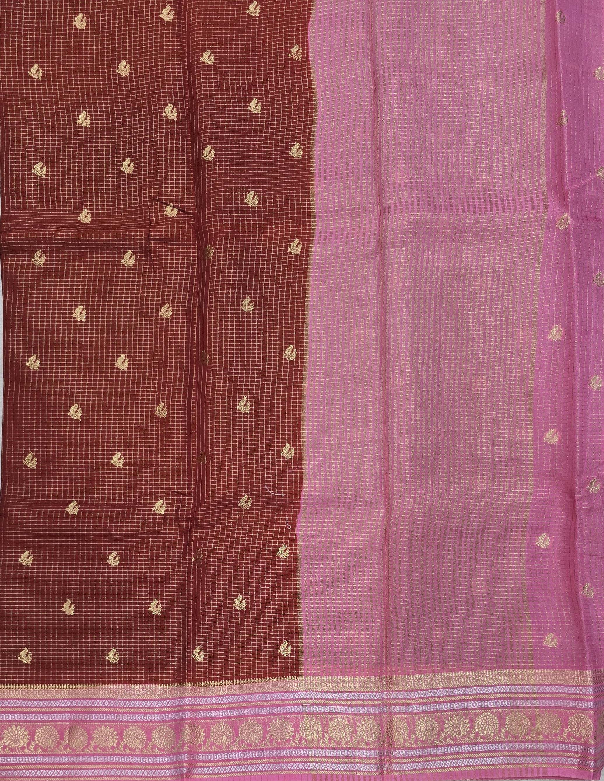 Vintage Checks Sarees - 3189