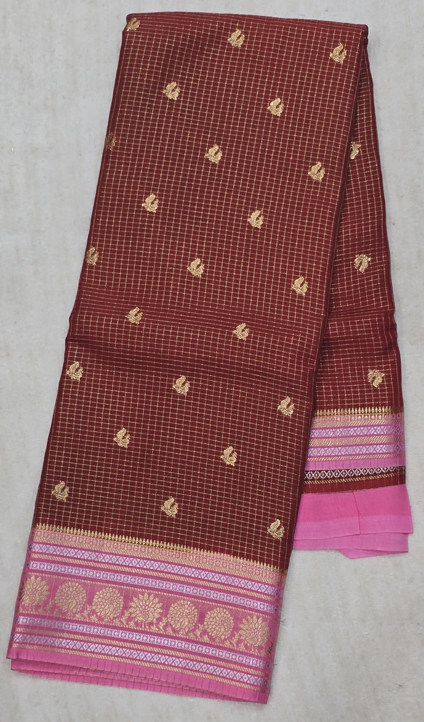 Vintage Checks Sarees - 3189
