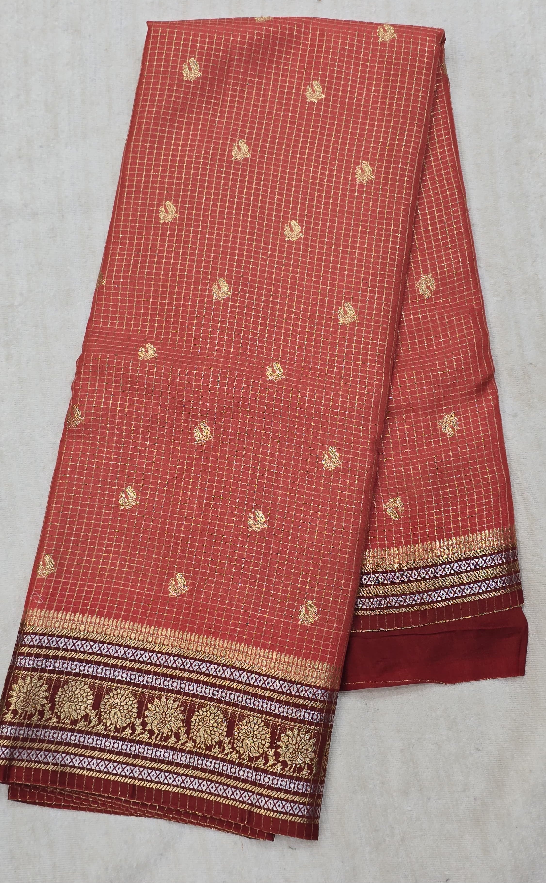 Vintage Checks Sarees - 3189