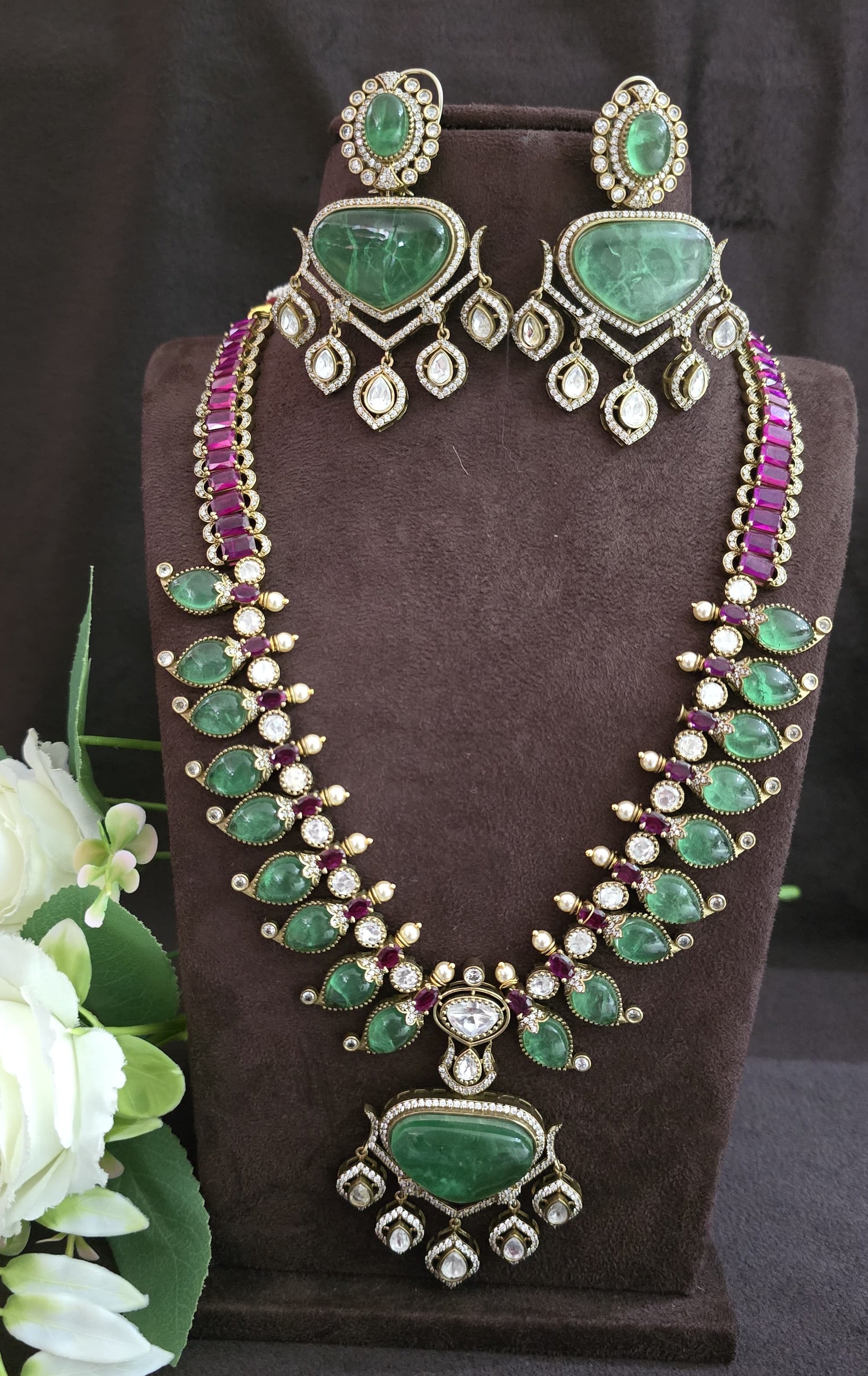Designer Neckset - SV3122