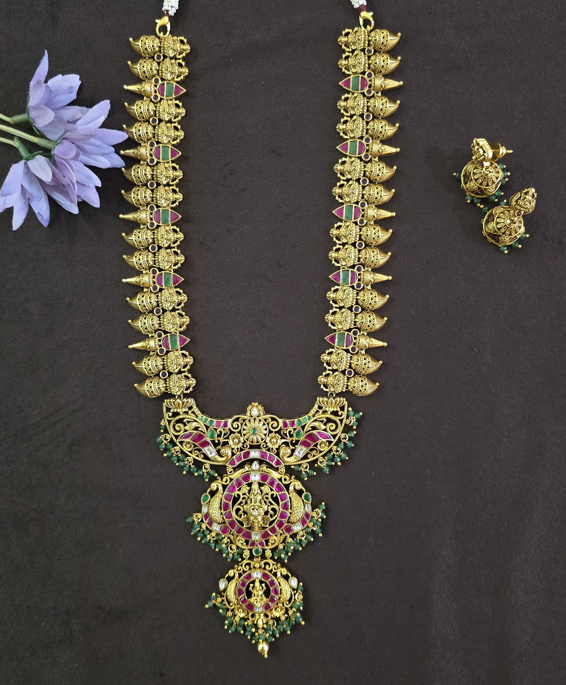 Golden Nakshi Kundan Bridal Neckset with Screw back Jumka - SV3153